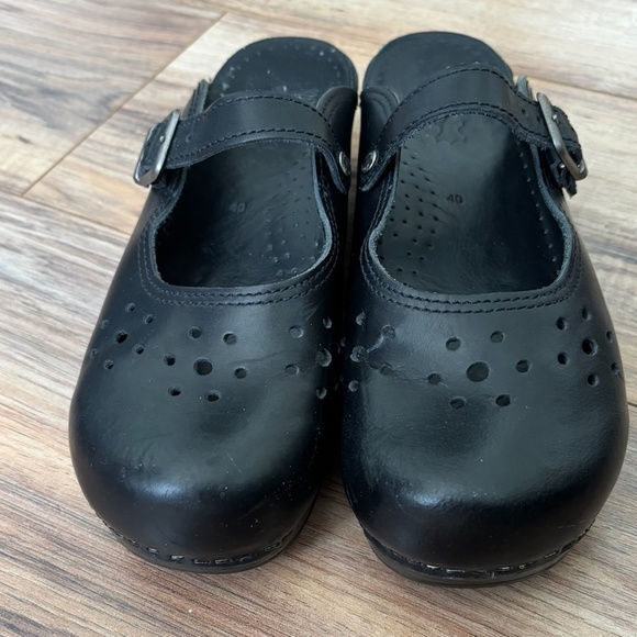 Dansko Martina Size EU 40 US 9 Black Leather Clog Mary Jane Mule Cut Outs - Picture 1 of 5